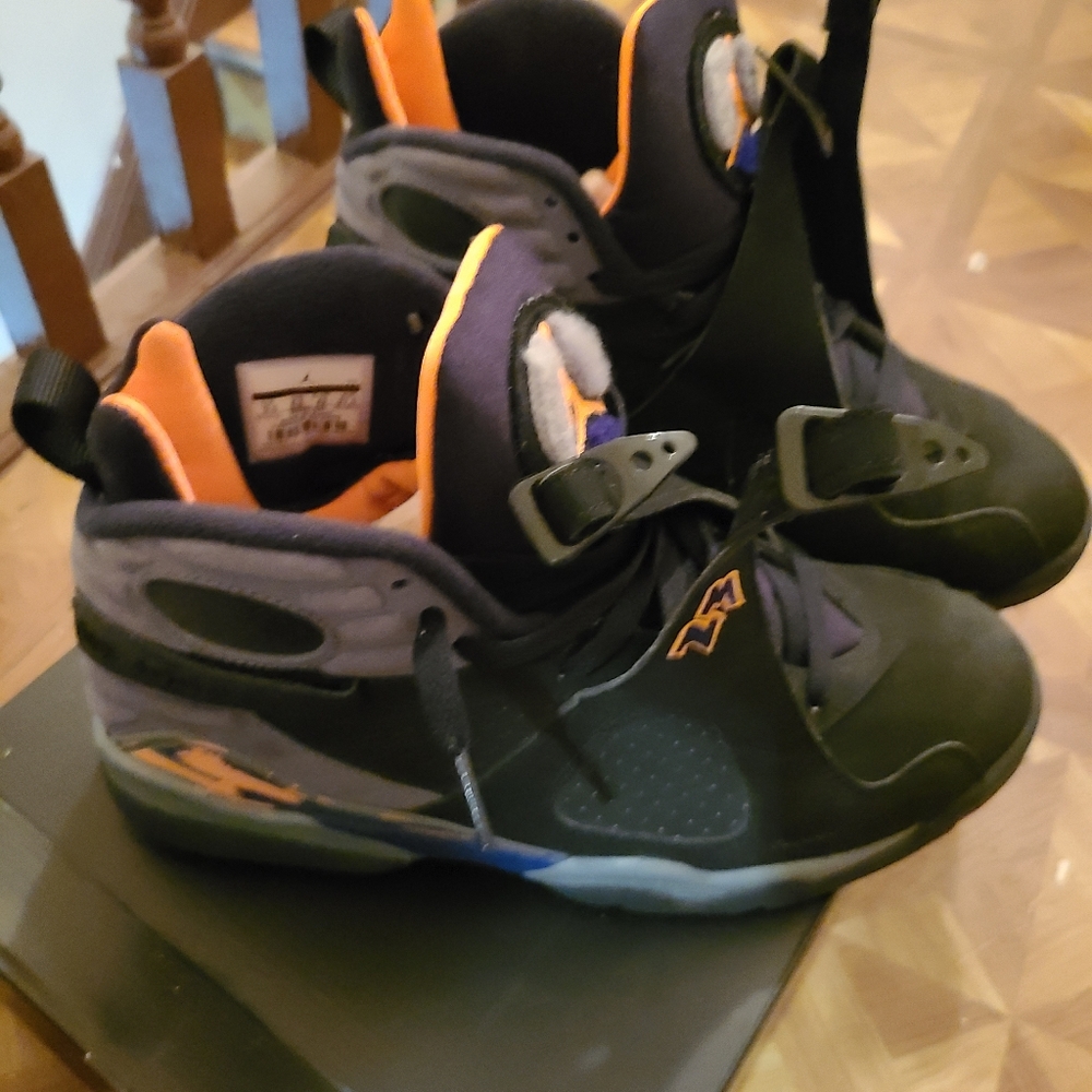 Nike Air Jordans 8